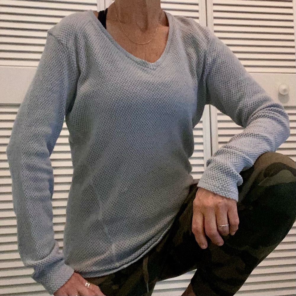 Kuhl long sleeve thermal v-neck top